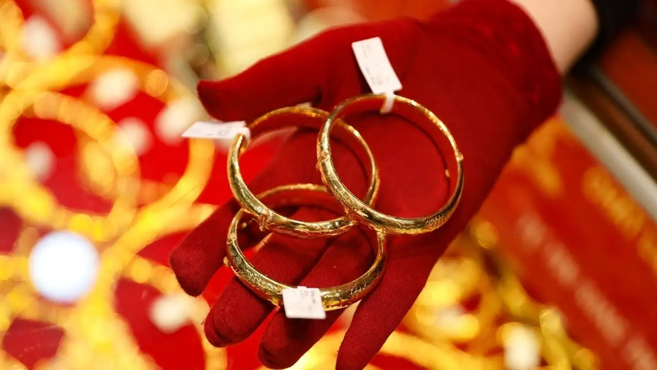 هبوط مفاجئ.. أسعار الذهب تسجل مستوى غير مسبوق في تعاملات اليوم بـ مصر